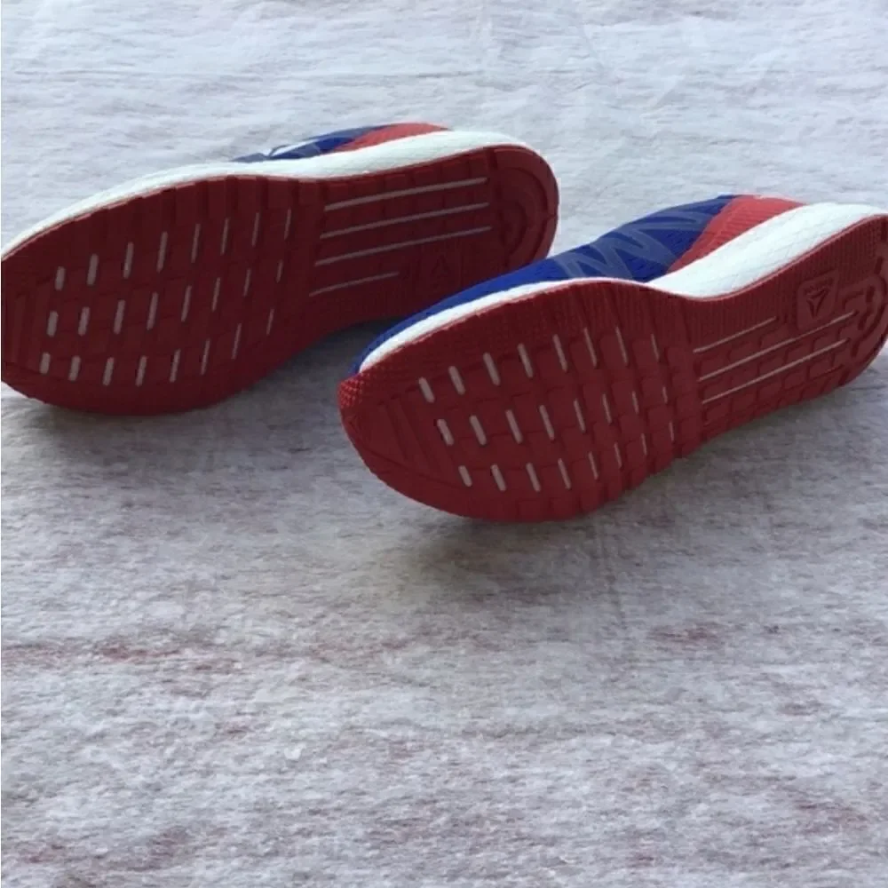 REEBOK FOREVER FLOATRIDE wns size 8.5